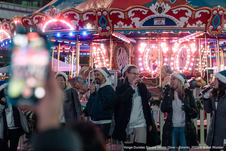 Toronto: Festive Lights Bus Tour - Seating, timing, and the best practical strategy