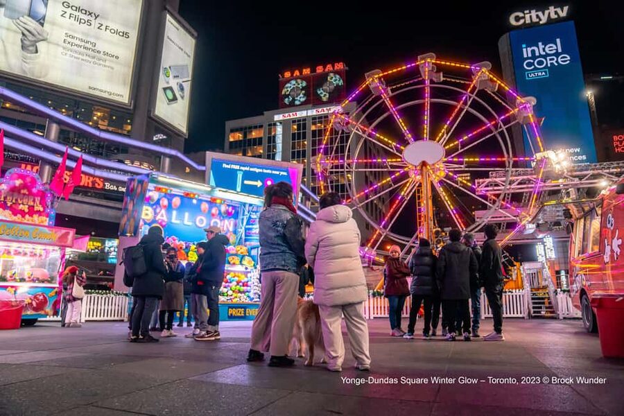 Toronto: Festive Lights Bus Tour - Starting at Sankofa Square