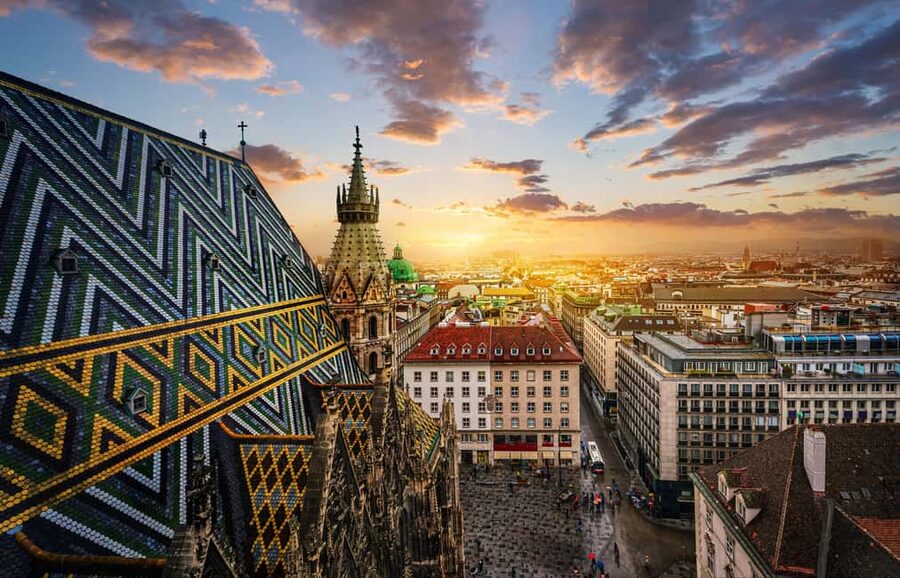 Vienna: Christmas Photoshoot with a Pro Photographer - What the $140 price includes