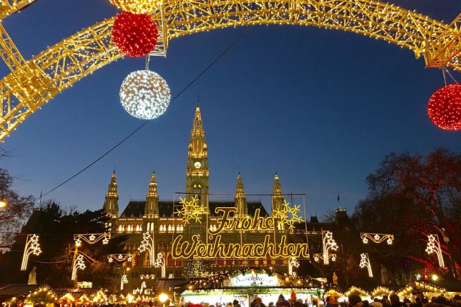 Vienna Christmas Tour - Graben and Kohlmarkt open the walk