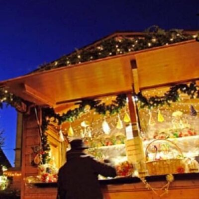 Visit the authentic Christmas market in Obernai
