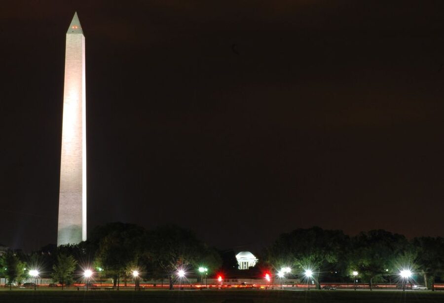 Washington, DC: Holiday Lights Nighttime Bus Tour - Key points to know before booking