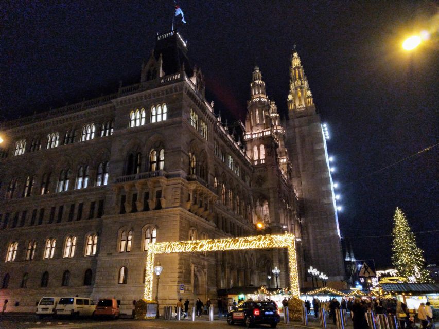 Wien: Tour with locals on the trails of the Christmas Tree - The Christmas Tree and Vienna’s Catholic Tension