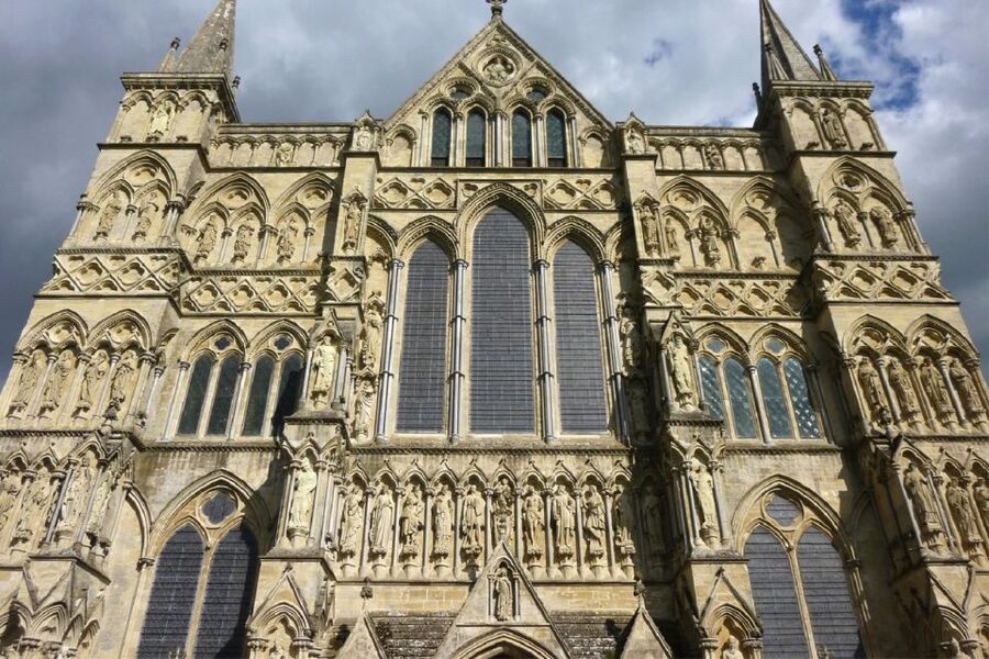 Windsor, Bath, Stonehenge & Salisbury with Christmas Lunch - A traditional three-course Christmas lunch