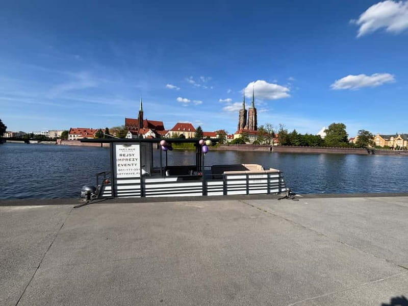 Wroclaw: Private 1h Christmas River Cruise - FAQ