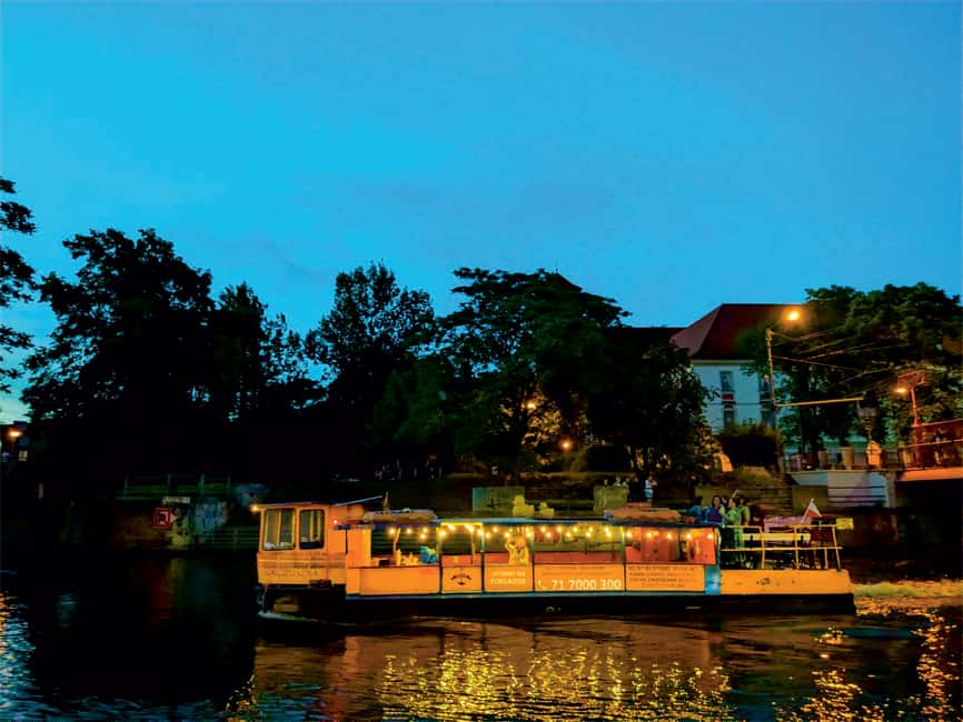 Wroclaw: Ticket for Old Town Christmas Cruise by Heated Ship - Key points at a glance