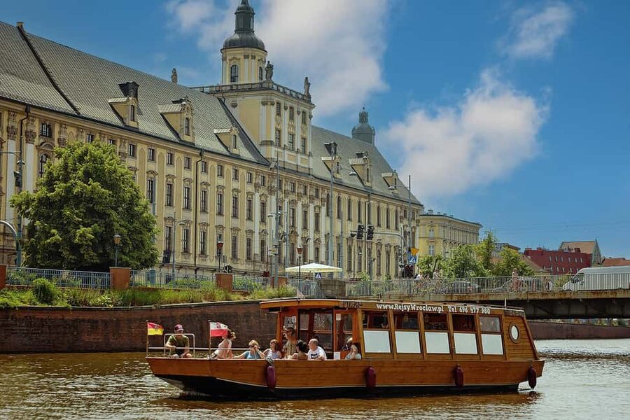 Wroclaw: Ticket for Old Town Christmas Cruise by Heated Ship - A small boat with a warm cabin