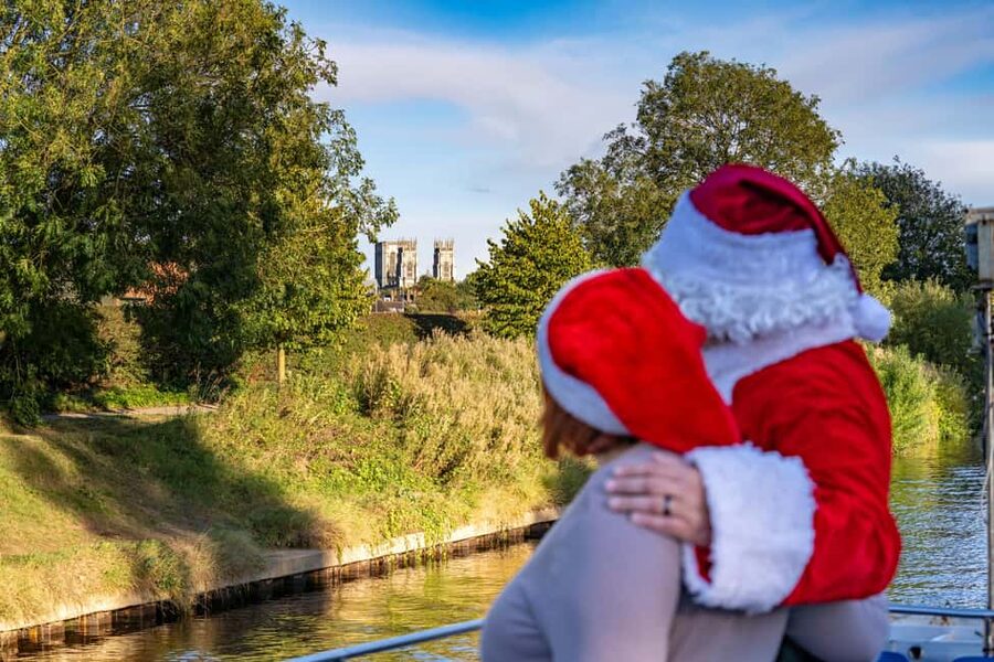York: Festive River Cruise With Mulled Wine & Mince Pie - Why a River Ouse cruise works in December